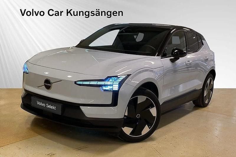 Ljusblå Begagnad 2024 Volvo EX30 Plus SUV | 369 900 kr (Marknadspris) - Bild 1/3