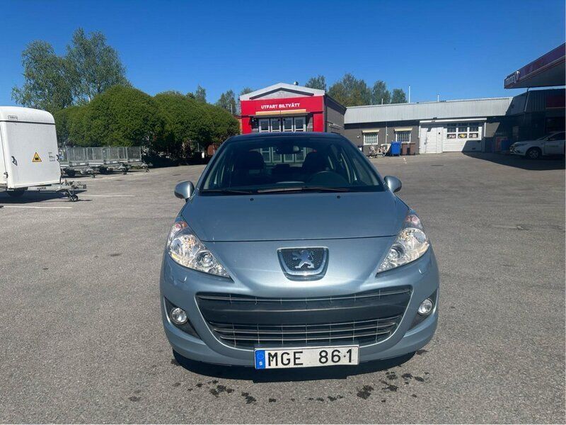 Blå Begagnad 2011 Peugeot 207 Halvkombi | 39 900 kr (Marknadspris) - Bild 1/4