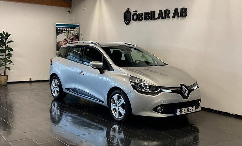 Silver Begagnad 2015 Renault Clio GrandTour Kombi | 119 900 kr (Marknadspris) - Bild 1/4