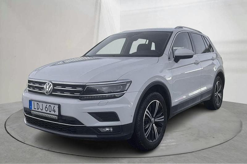 Vit Begagnad 2019 VW Tiguan SUV | 165 000 kr (Superpris) - Bild 1/4