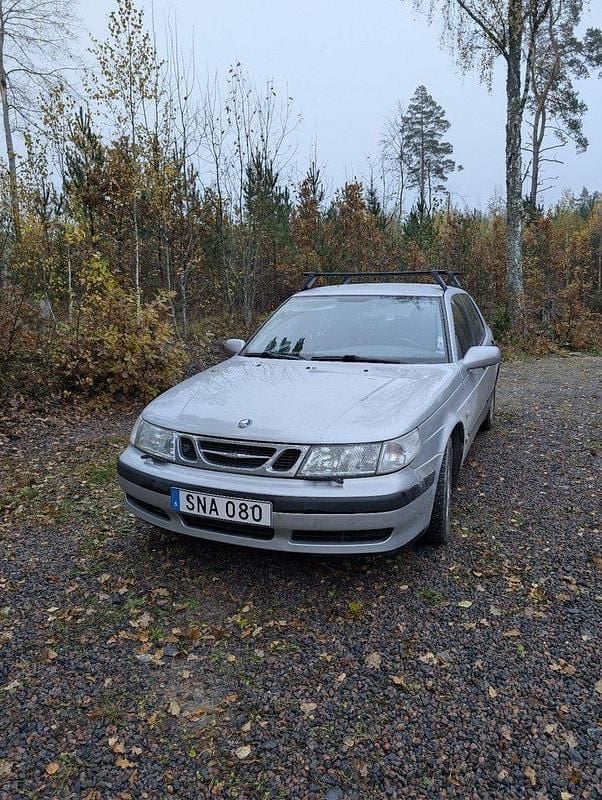 Grå Begagnad 2001 Saab 9-5 Sedan | 14 999 kr (Marknadspris) - Bild 1/4