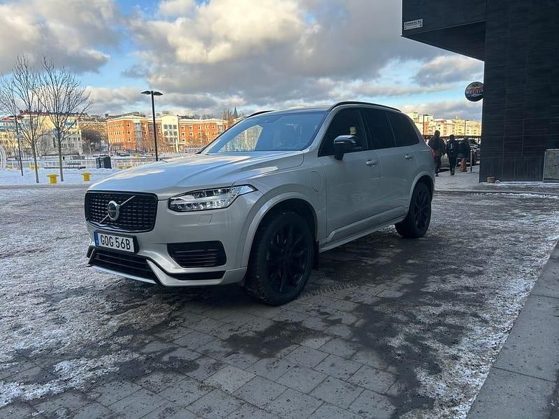 Begagnad Volvo XC90 R-Design 392 HK (288 kW) 2021 Birch light metallic SUV