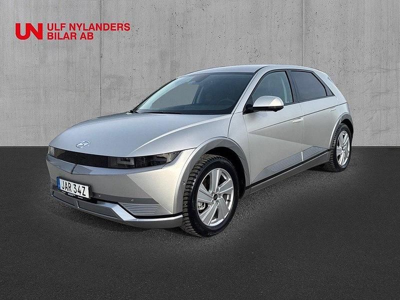 Grå Begagnad 2023 Hyundai Ioniq 5 Advanced SUV | 629 900 kr - Bild 1/4