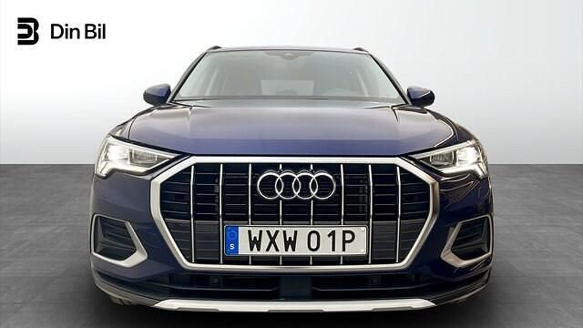 Begagnad Audi Q3 Advanced 150 HK (110 kW) 2023 Navarrablå metallic SUV