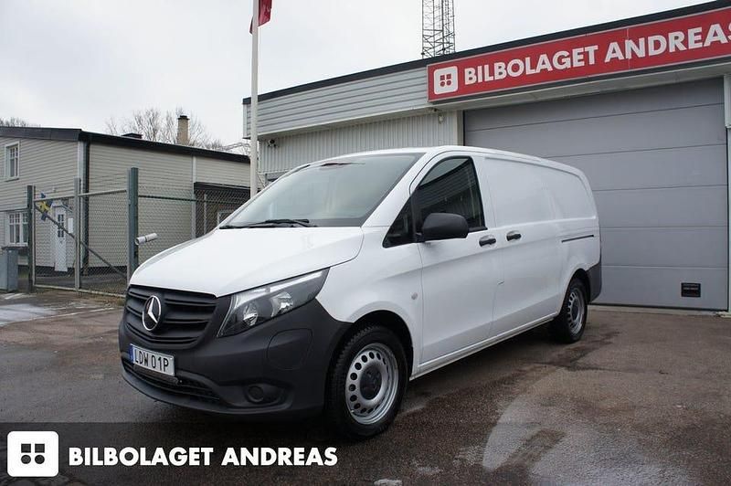 Vit Begagnad 2023 Mercedes e-Vito Minibuss | 279 900 kr - Bild 1/4