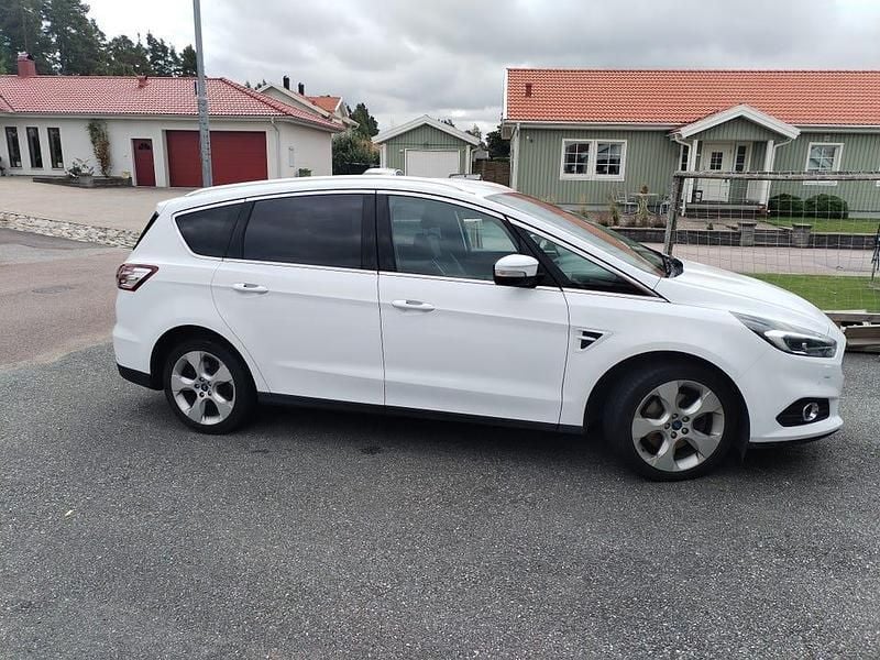 Begagnad 2018 Ford S-MAX S Minibuss | 165 000 kr (Marknadspris) - Bild 1/4