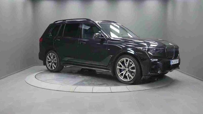 Svart Begagnad 2022 BMW X7 SUV | 929 000 kr - Bild 1/1