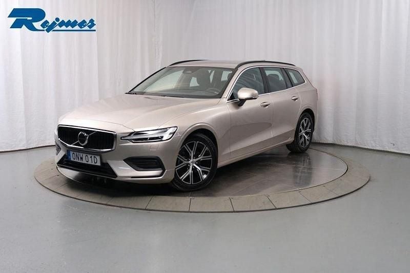 Ljusgrå Begagnad 2024 Volvo V60 Core Kombi | 339 900 kr (Superpris) - Bild 1/4