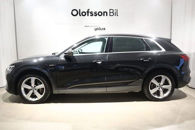 Mytsvart metallic Begagnad 2019 Audi e-tron Proline SUV | 274 900 kr (Marknadspris) - Bild 1/4