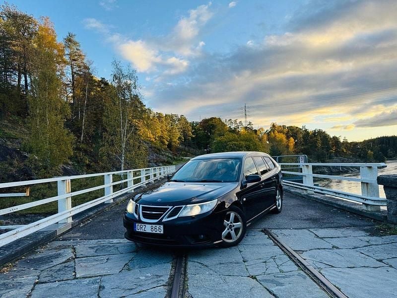Svart Begagnad 2008 Saab 9-3 Vector Kombi | 24 900 kr (Marknadspris) - Bild 1/4