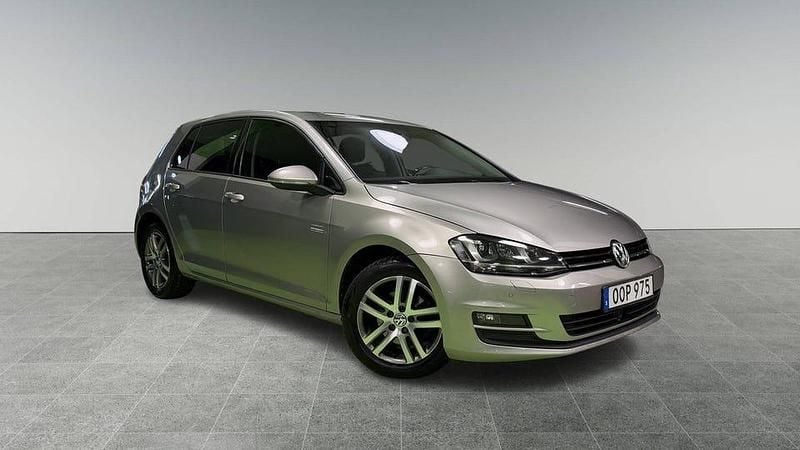 Silver Begagnad 2013 VW Golf VII Halvkombi | 114 900 kr (Lite dyr) - Bild 1/4