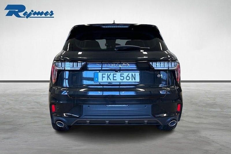 Begagnad Lynk & Co 01 180 HK (132 kW) 2022 Svart metallic SUV