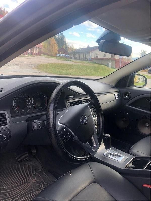 Begagnad Volvo V70 Kinetic 163 HK (119 kW) 2008 Grå Kombi