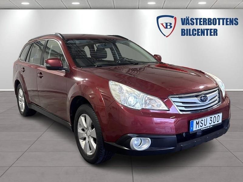 Röd Begagnad 2012 Subaru Outback Sedan | 89 900 kr (Marknadspris) - Bild 1/4