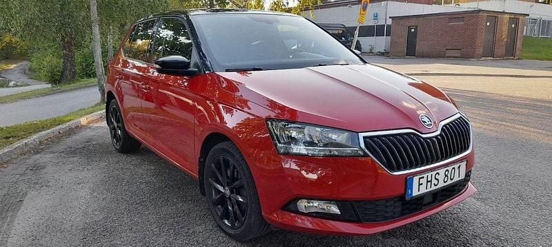 Röd Begagnad 2019 Skoda Fabia Style Halvkombi | 149 900 kr (Marknadspris) - Bild 1/4