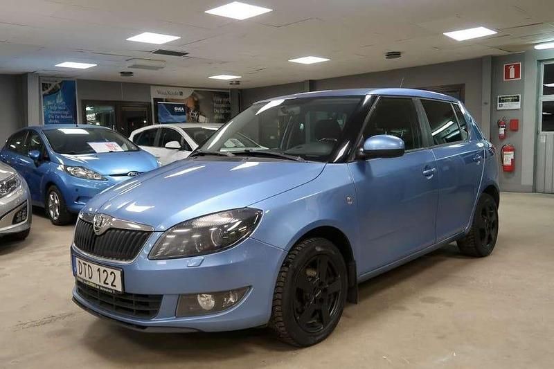 Begagnad Skoda Fabia Ambiente 86 HK (63 kW) 2014 Blå Halvkombi