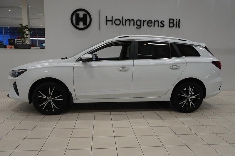 Begagnad MG MG5 EV 114 kW (156 HK) 2022 Dover white Kombi