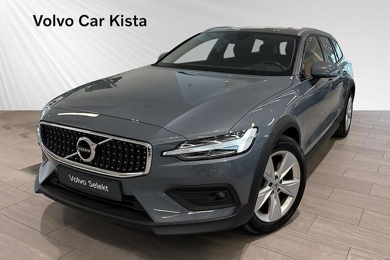 Grå Begagnad 2021 Volvo V60 CC Kombi | 339 900 kr (Marknadspris) - Bild 1/4