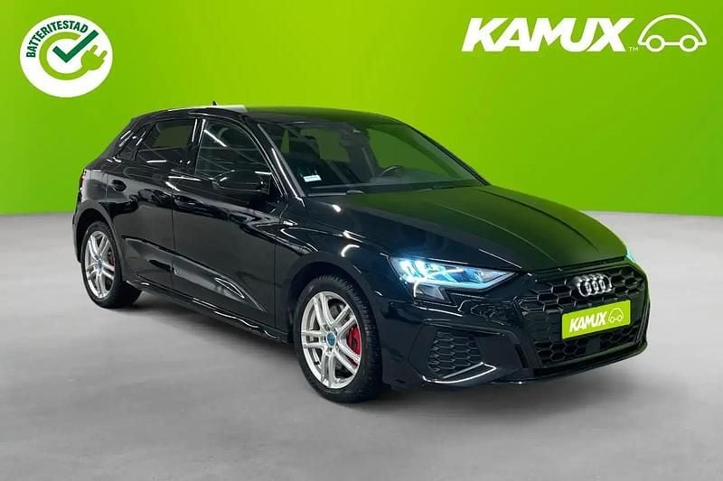 Svart Begagnad 2022 Audi A3 Sportback e-tron S-Line Halvkombi | 314 700 kr (Marknadspris) - Bild 1/4