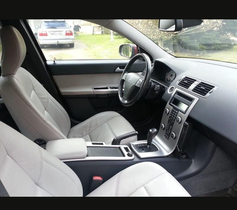 Begagnad Volvo V50 Summum 180 HK (132 kW) 2008 Kombi