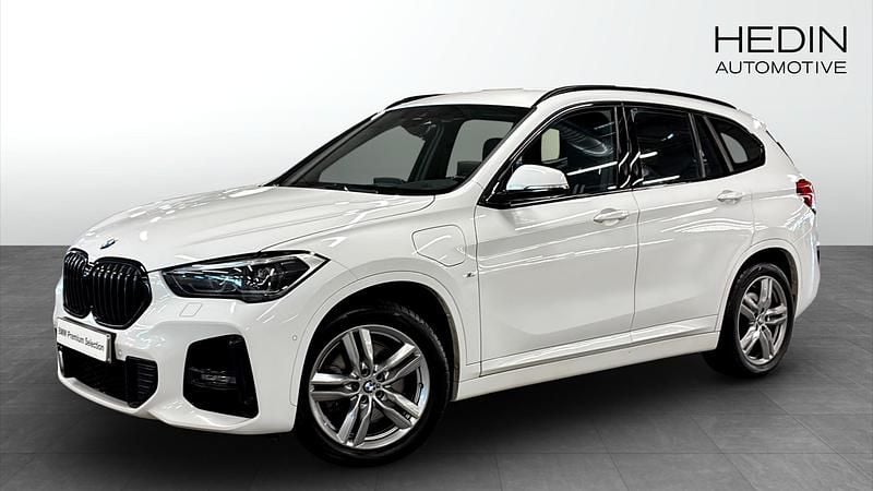 Begagnad 2020 BMW X1 M Sport SUV | 278 700 kr (Marknadspris) - Bild 1/4