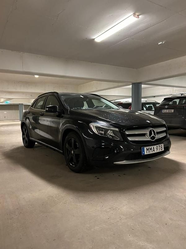 Begagnad Mercedes GLA200 156 HK (114 kW) 2014 Svart SUV