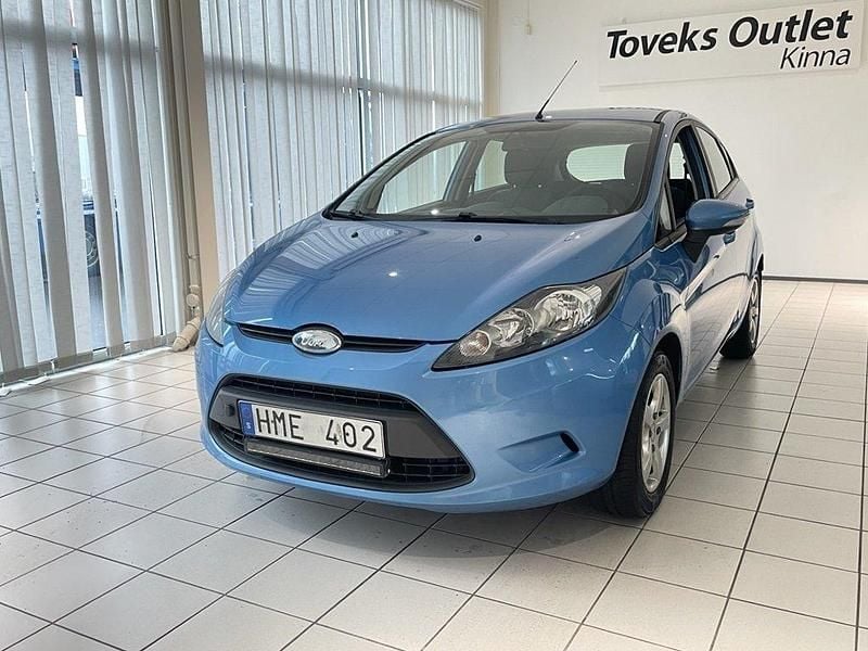 Blå Begagnad 2009 Ford Fiesta Trend Halvkombi | 29 900 kr (Lite dyr) - Bild 1/4