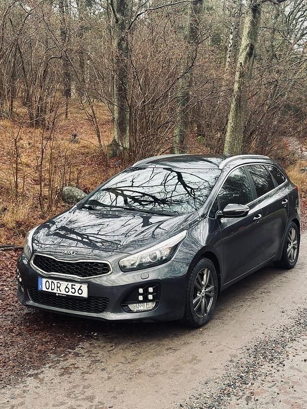 Begagnad 2016 Kia Ceed GT-Line Halvkombi | 114 900 kr (Marknadspris) - Bild 1/4