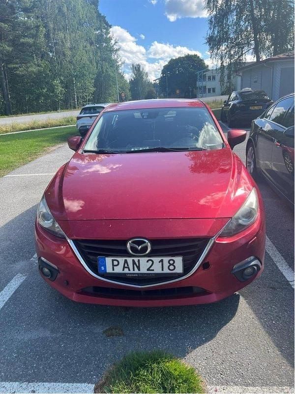 Röd Begagnad 2016 Mazda 3 Inclusive Halvkombi | 85 000 kr (Bra pris) - Bild 1/2
