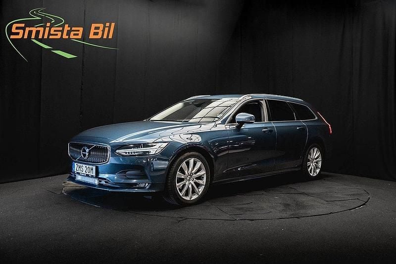 Mörkblå (blå) Begagnad 2019 Volvo V90 Kombi | 218 700 kr (Marknadspris) - Bild 1/3