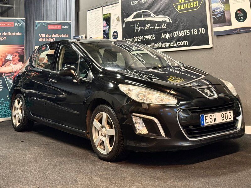Svart Begagnad 2011 Peugeot 308 Halvkombi | 39 900 kr (Marknadspris) - Bild 1/4