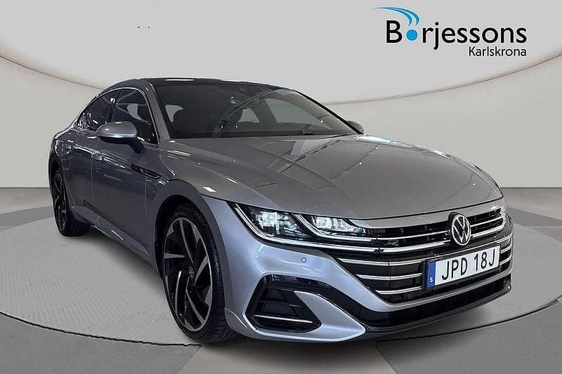 Silver Begagnad 2021 VW Arteon R-line Edition Halvkombi | 345 900 kr (Marknadspris) - Bild 1/4