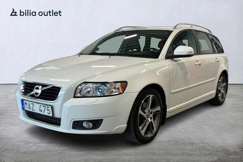 Vit Begagnad 2011 Volvo V50 Momentum Kombi | 84 000 kr (Lite dyr) - Bild 1/4