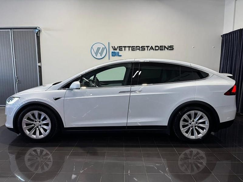 Begagnad Tesla Model X 311 kW (423 HK) 2018 Vit SUV
