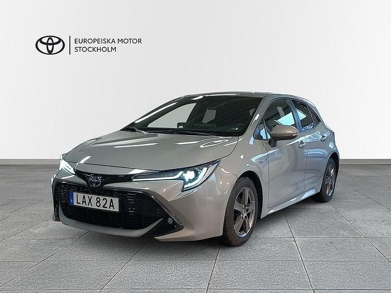 Grå Begagnad 2019 Toyota Corolla Hybrid | 219 900 kr - Bild 1/3