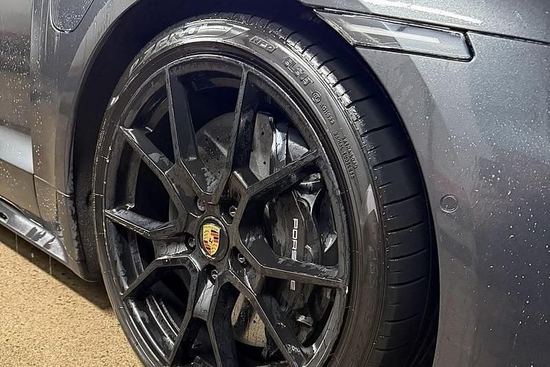 Begagnad Porsche Taycan Sport Turismo 22 kW (30 HK) 2023 Kombi