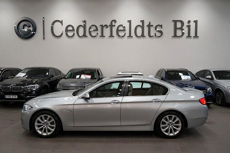 Silver Begagnad 2014 BMW 520 M Sport Sedan | 199 900 kr (Lite dyr) - Bild 1/4
