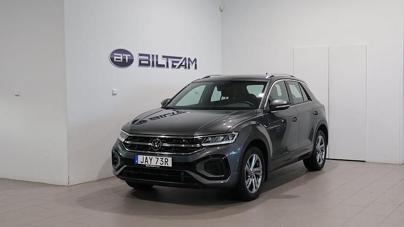 Indium grey metallic Begagnad 2024 VW T-Roc SUV | 374 900 kr (Dyr) - Bild 1/4