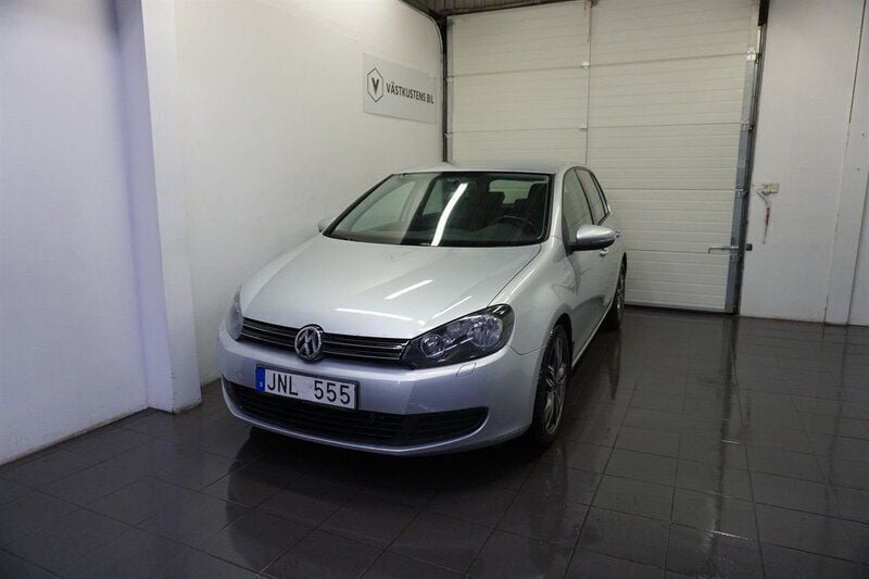 Silver Begagnad 2008 VW Golf VI Halvkombi | 59 900 kr (Lite dyr) - Bild 1/4