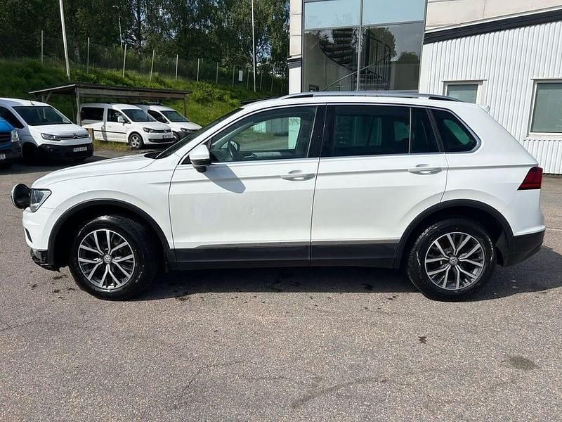 Vit Begagnad 2018 VW Tiguan SUV | 128 000 kr (Lite dyr) - Bild 1/1