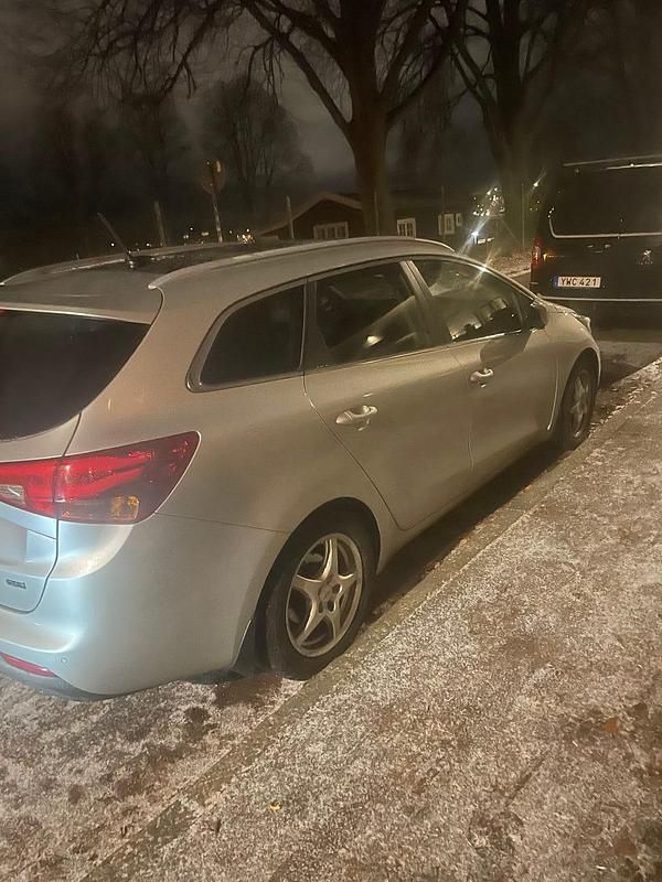 Begagnad 2015 Kia Ceed Sportswagon Kombi | 85 000 kr (Marknadspris) - Bild 1/2