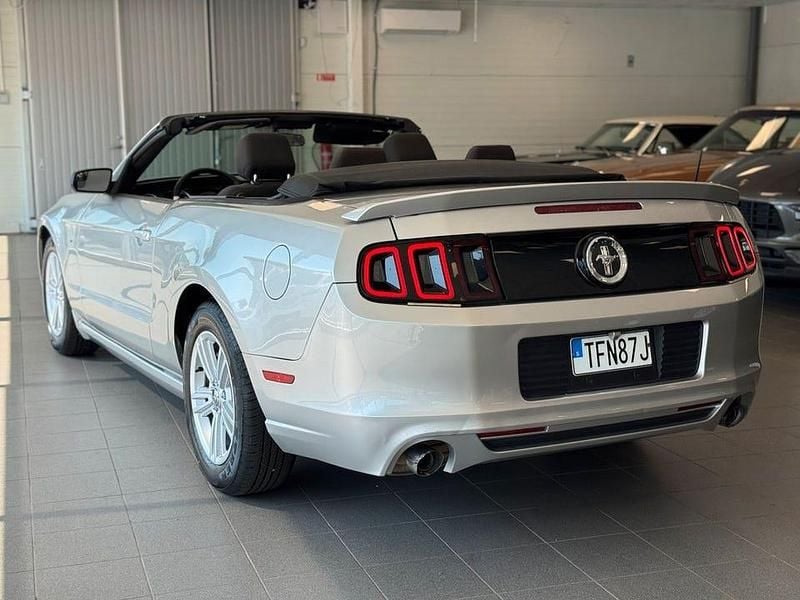 Begagnad Ford Mustang Convertible 309 HK (227 kW) 2014 Silver Cab