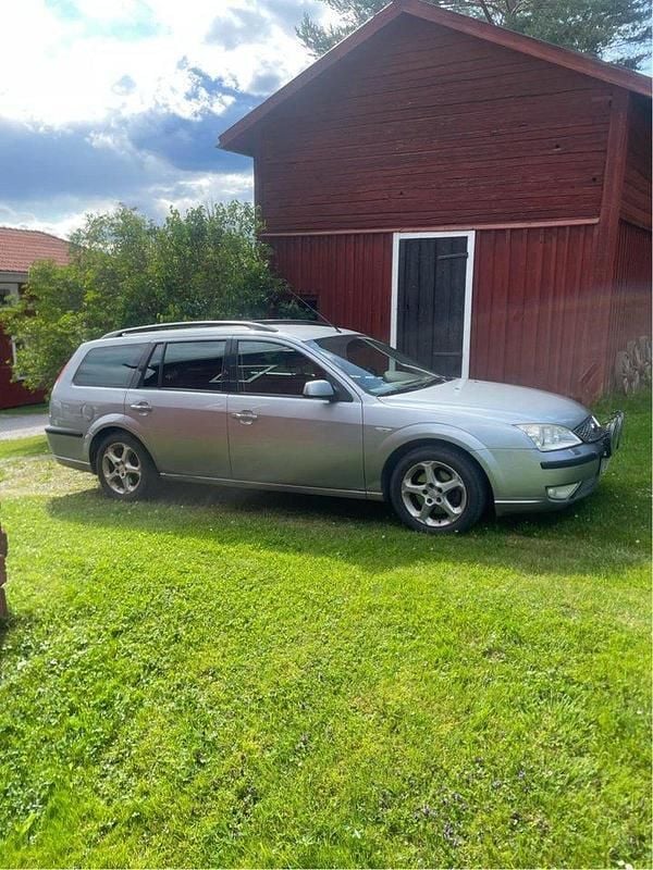 Silver Begagnad 2006 Ford Mondeo Kombi | 11 000 kr (Bra pris) - Bild 1/1