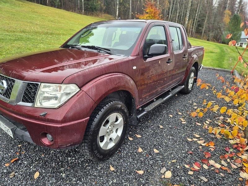 Röd Begagnad 2006 Nissan Navara Pickup | 49 000 kr (Bra pris) - Bild 1/4