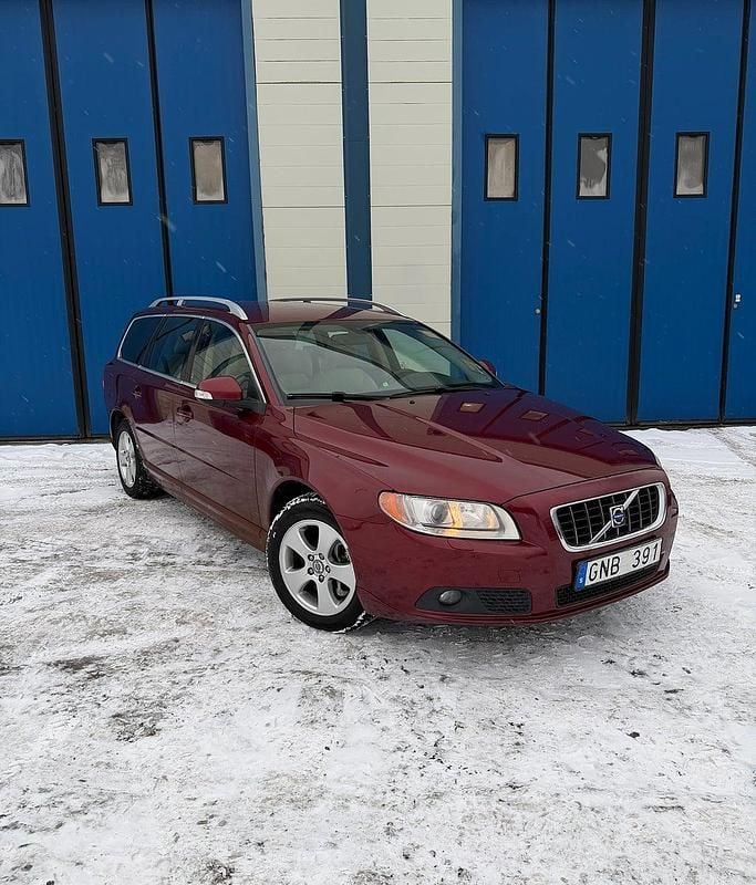 Begagnad Volvo V70 Summum 286 HK (210 kW) 2008 Röd Kombi