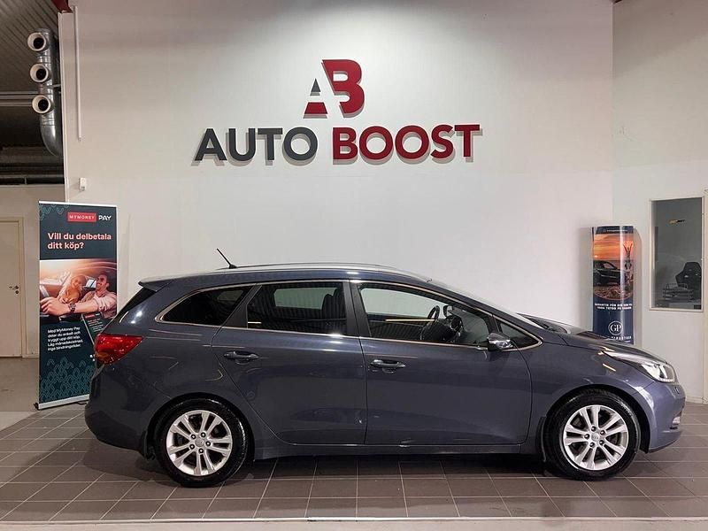 Blå Begagnad 2013 Kia Ceed Sportswagon Comfort Kombi | 79 900 kr (Marknadspris) - Bild 1/4
