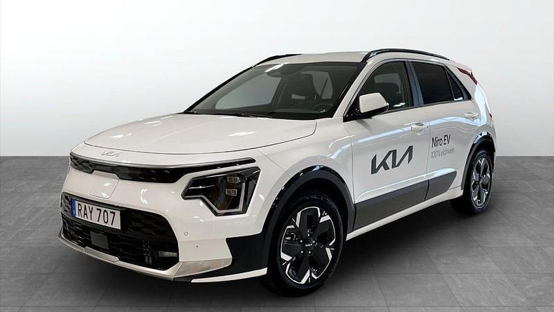 Vit (white) Begagnad 2024 Kia e-Niro 2 SUV | 359 900 kr (Lite dyr) - Bild 1/4