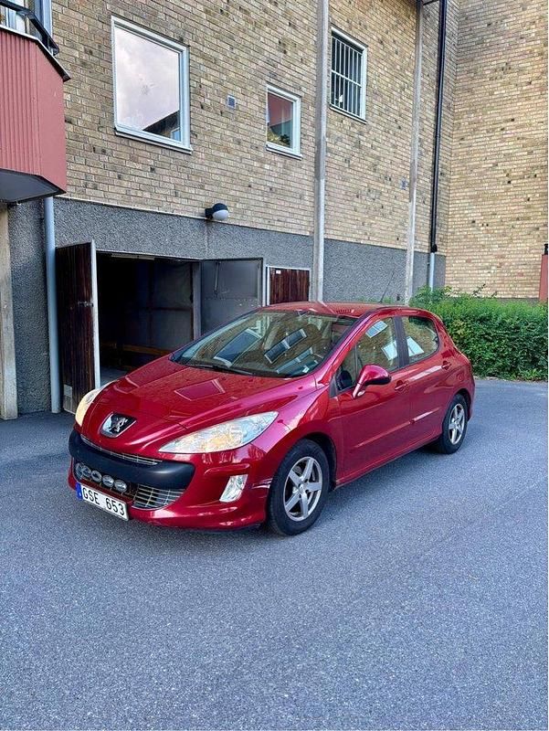 Röd Begagnad 2008 Peugeot 308 Halvkombi | 28 900 kr (Bra pris) - Bild 1/4
