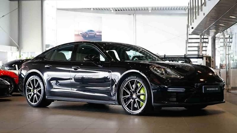 Svart Begagnad 2018 Porsche Panamera Turbo S Sedan | 895 000 kr - Bild 1/1