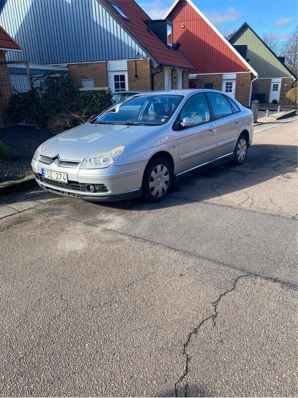 Silver Begagnad 2007 Citroën C5 Halvkombi | 24 000 kr (Marknadspris) - Bild 1/2